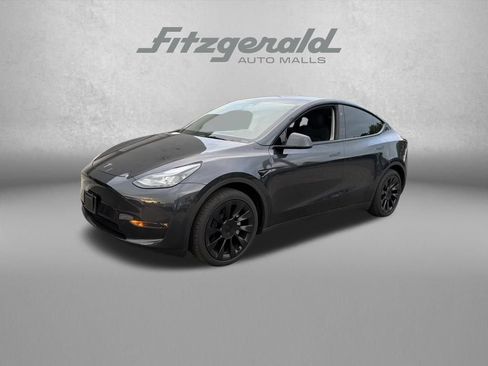 Used 2025 Tesla Model Y Long Range AWD/4WD image 2