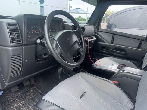 Used 2004 Jeep Wrangler 4WD image 6
