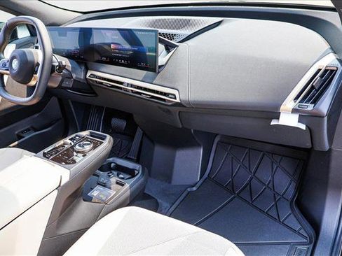 Used 2026 BMW iX xDrive60 image 25