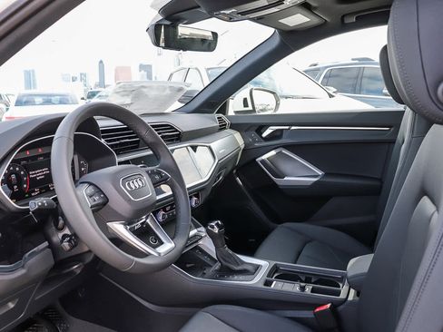 New 2025 Audi Q3 2.0T Premium image 23