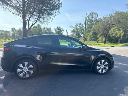 Used 2021 Tesla Model Y Long Range AWD/4WD image 2