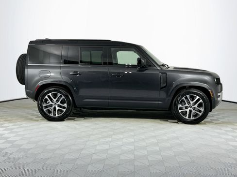 Used 2025 Land Rover Defender 110 S AWD/4WD image 4
