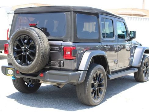 Used 2023 Jeep Wrangler Unlimited Sahara w/ Cold Weather Group AWD/4WD image 5