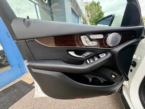 Used 2017 Mercedes-Benz GLC 300 4MATIC image 29