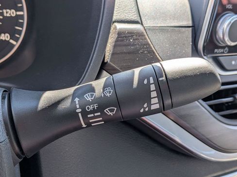 Used 2023 Nissan Altima 2.5 SV FWD image 22