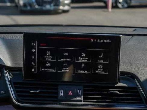 Used 2023 Audi Q5 e Premium Plus w/ Premium Plus Package image 15