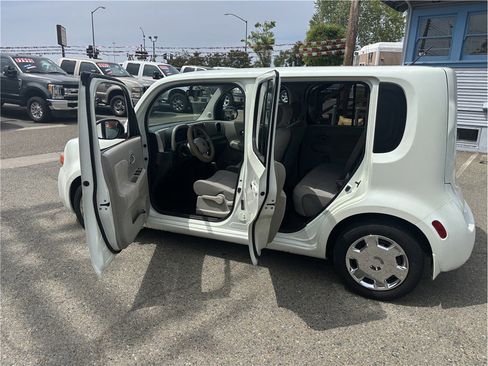 Used 2011 Nissan Cube 1.8 S w/ Exterior Accent Pkg image 12