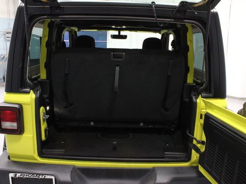 Used 2022 Jeep Wrangler Sport AWD/4WD image 18
