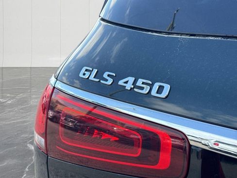 Used 2023 Mercedes-Benz GLS 450 4MATIC w/ AMG Line Exterior image 9