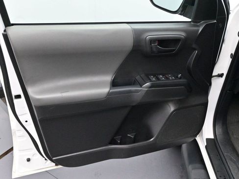 Used 2023 Toyota Tacoma SR AWD/4WD image 9