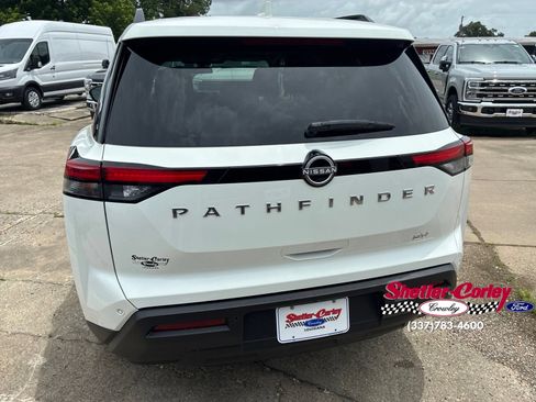 Used 2024 Nissan Pathfinder SV FWD image 13
