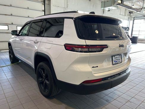Used 2024 Jeep Grand Cherokee L Limited w/ Black Appearance Package AWD/4WD image 6