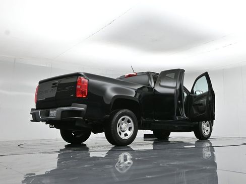 Used 2022 Chevrolet Colorado W/T w/ WT Convenience Package image 44