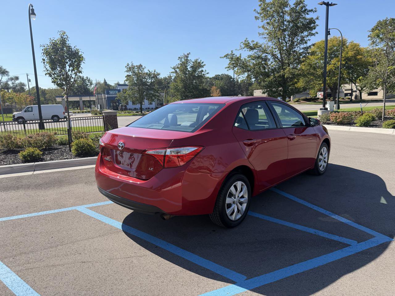 Used 2015 Toyota Corolla LE FWD image 5