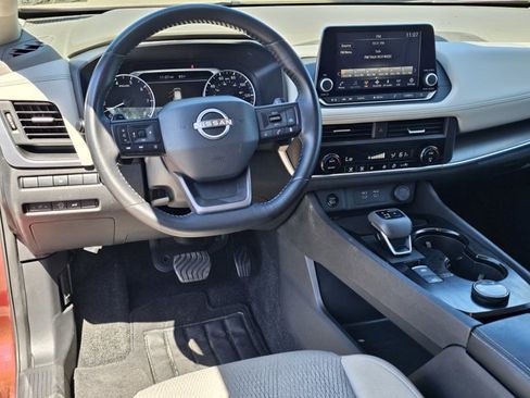 Used 2025 Nissan Rogue SV AWD/4WD image 33