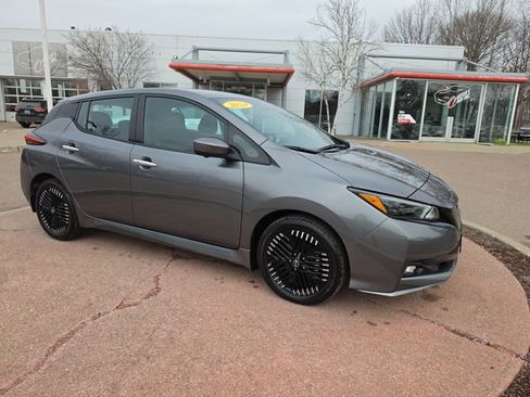 Used 2024 Nissan Leaf SV Plus image 7