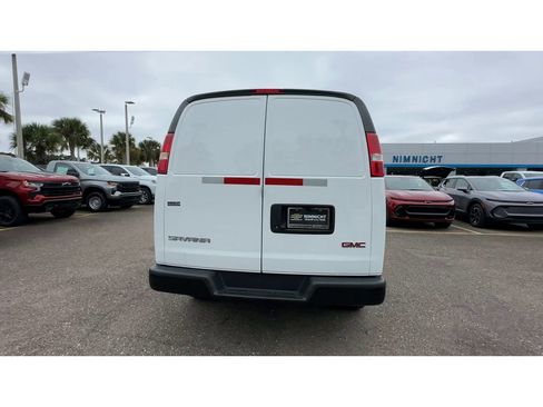 Used 2023 GMC Savana 2500 w/ Driver Convenience Package image 3