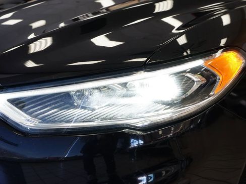 Used 2019 Ford Fusion Titanium image 23