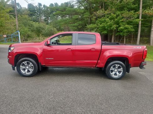 Used 2018 Chevrolet Colorado Z71 AWD/4WD image 2