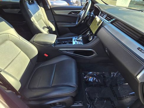 Used 2025 Jaguar F-PACE R-Dynamic S image 15