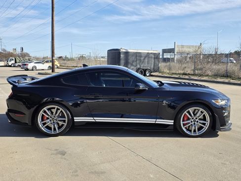 Used 2021 Ford Mustang Shelby GT500 w/ Technology Package image 4