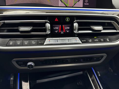 Used 2019 BMW X7 xDrive40i w/ Premium Package AWD/4WD image 28