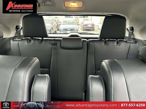 Used 2022 Toyota Highlander Platinum AWD/4WD image 15