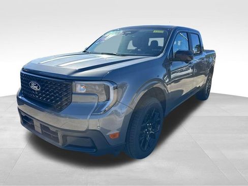 New 2025 Ford Maverick Lariat w/ Black Appearance Package image 3