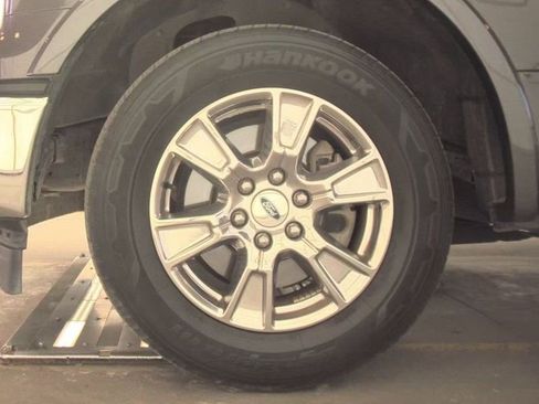 Used 2017 Ford F150 Lariat image 26