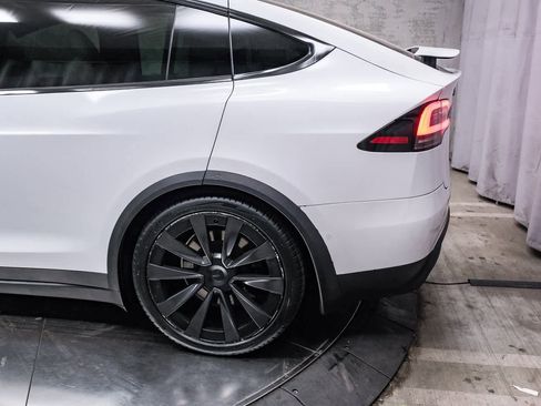 Used 2023 Tesla Model X image 8