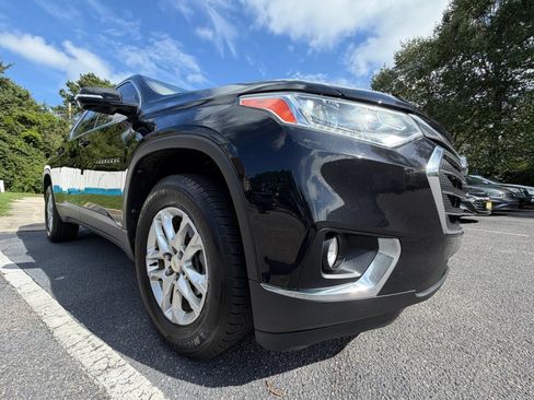Used 2020 Chevrolet Traverse LT FWD image 32