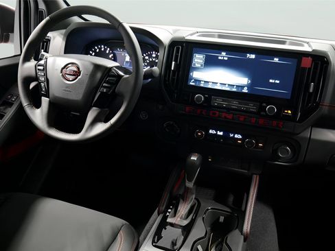 New 2025 Nissan Frontier PRO-4X image 18