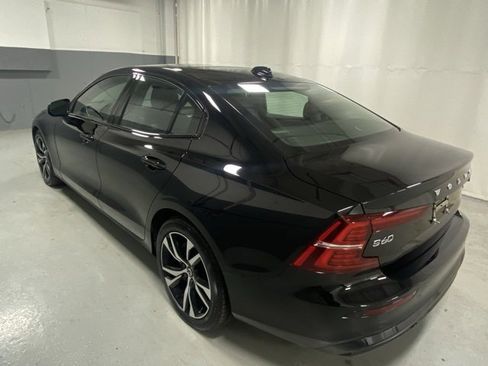 Used 2023 Volvo S60 B5 Core w/ Climate Package image 2
