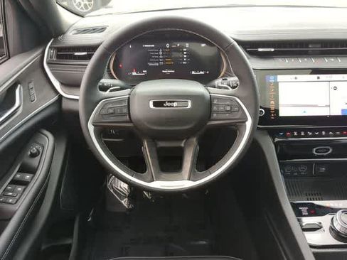New 2026 Jeep Grand Cherokee Limited w/ Luxury Tech Group II AWD/4WD image 25