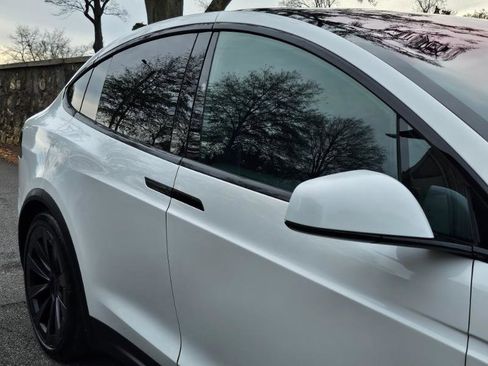 Used 2024 Tesla Model X Plaid image 21