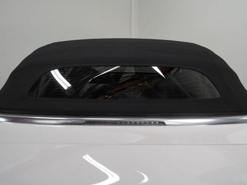 Used 2017 Rolls-Royce Dawn RWD image 20