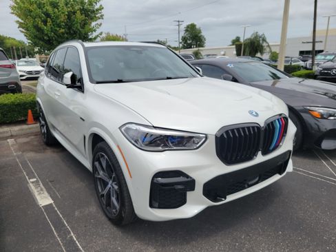Used 2022 BMW X5 xDrive45e w/ M Sport Package AWD/4WD image 3