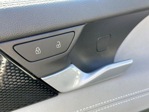 Used 2025 Volkswagen Tiguan SE image 20