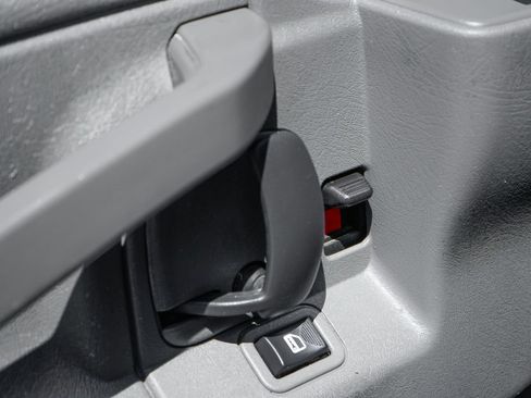 Used 2022 Chevrolet Express 3500 w/ Power Convenience Package RWD image 18