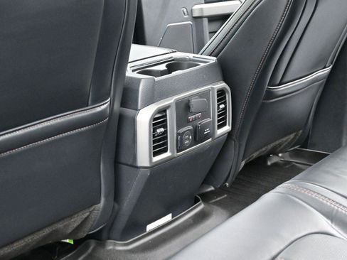 Used 2022 Ford F350 Platinum image 34