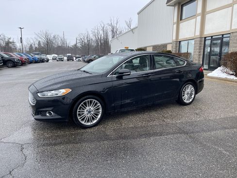 Used 2016 Ford Fusion SE w/ Equipment Group 202A image 8