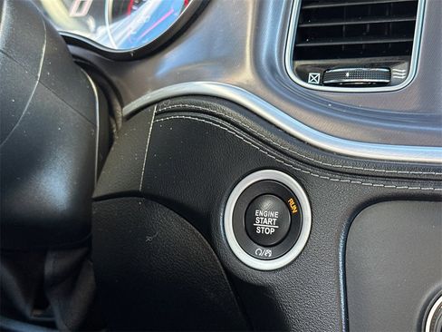 Used 2020 Dodge Charger Scat Pack image 32