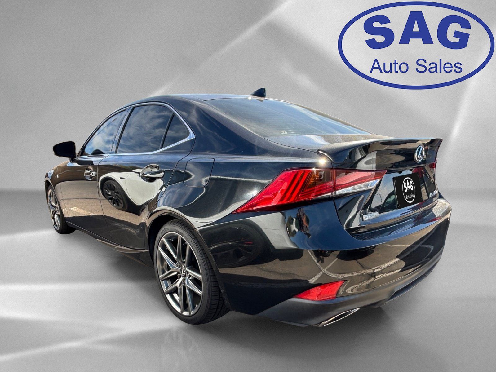 Used 2020 Lexus IS 350 F Sport w/ F Sport Package RWD image 4