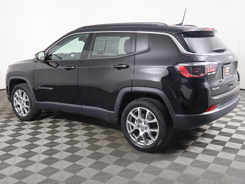 Used 2022 Jeep Compass Latitude AWD/4WD image 12