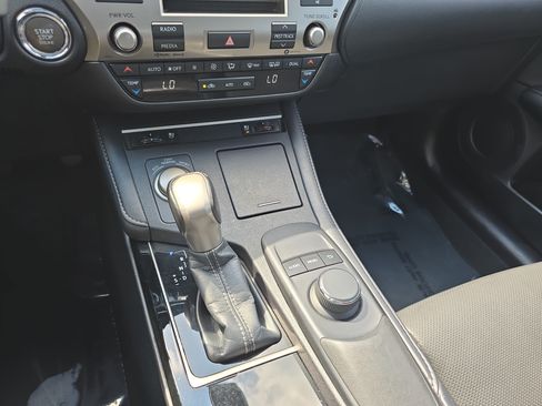 Used 2017 Lexus ES 350 w/ Premium Package FWD image 25