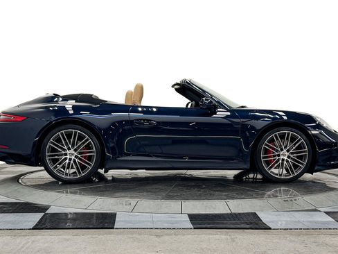 Used 2018 Porsche 911 Carrera S RWD image 2