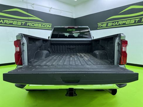 Used 2025 Chevrolet Silverado 3500 LT w/ Safety Package AWD/4WD image 9