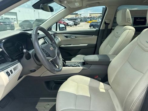 Used 2021 Cadillac XT5 Premium Luxury w/ LPO, Floor Liner Package AWD/4WD image 9
