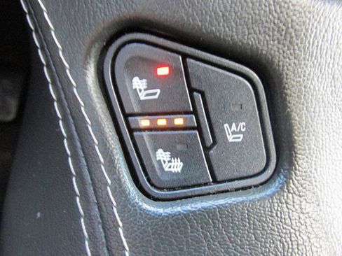 Used 2016 GMC Yukon SLT w/ Open Road Package image 16