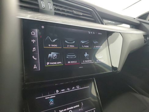 Certified 2023 Audi e-tron Premium Plus image 27